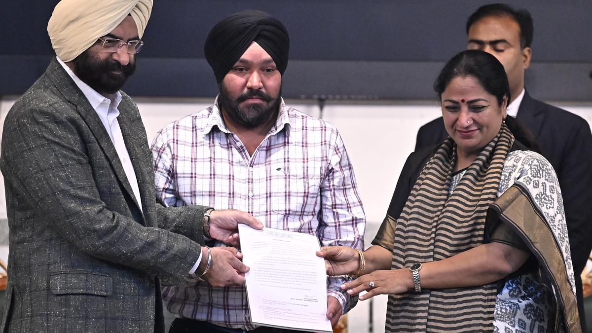 1984-riots:-family-members-of-victims-get-appointment-letters-from-new-delhi-cm