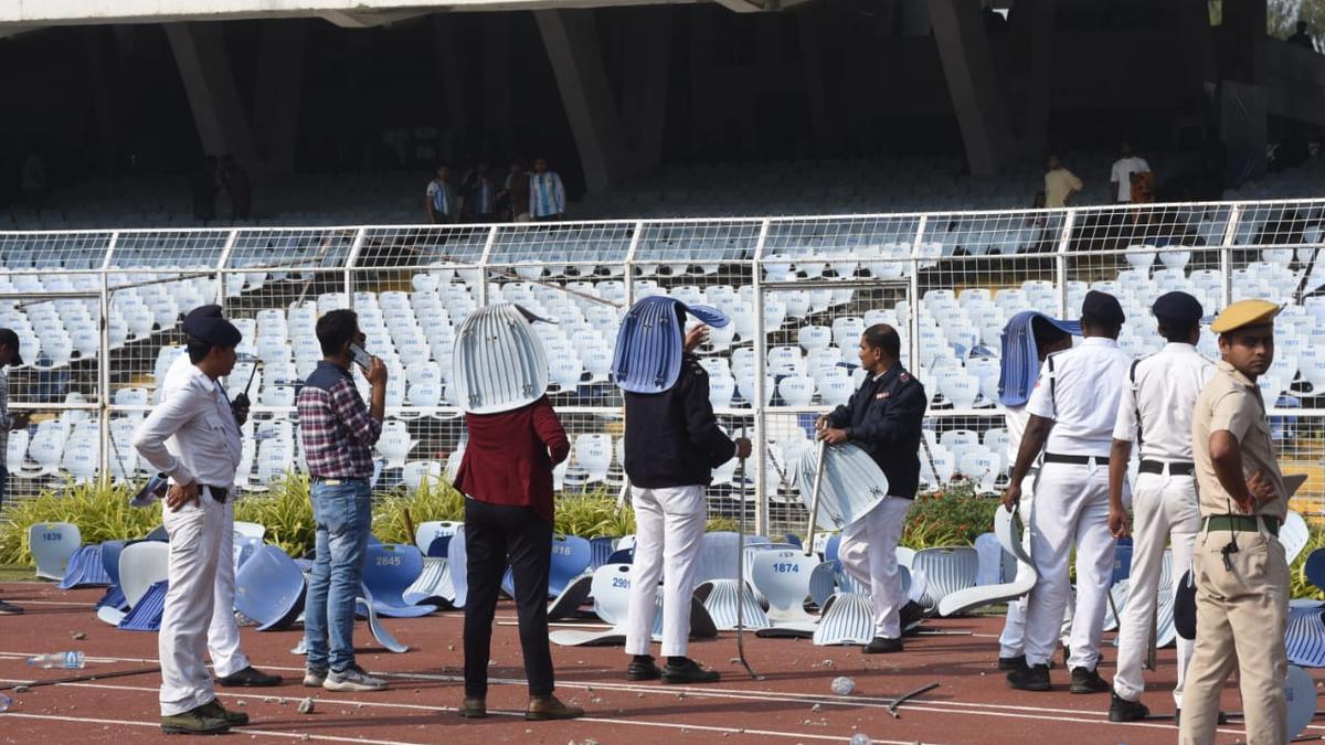 messi-in-kolkata:-bjpleaders,governorananda-bosequestion-governments-role