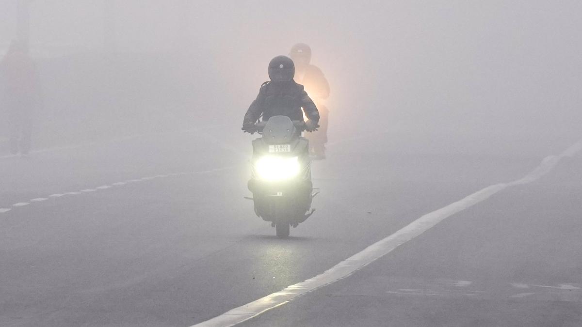 schools-up-to-class-8-to-remain-shut-for-three-days-amid-orange-alert-for-dense-fog-in-up.s-bareilly