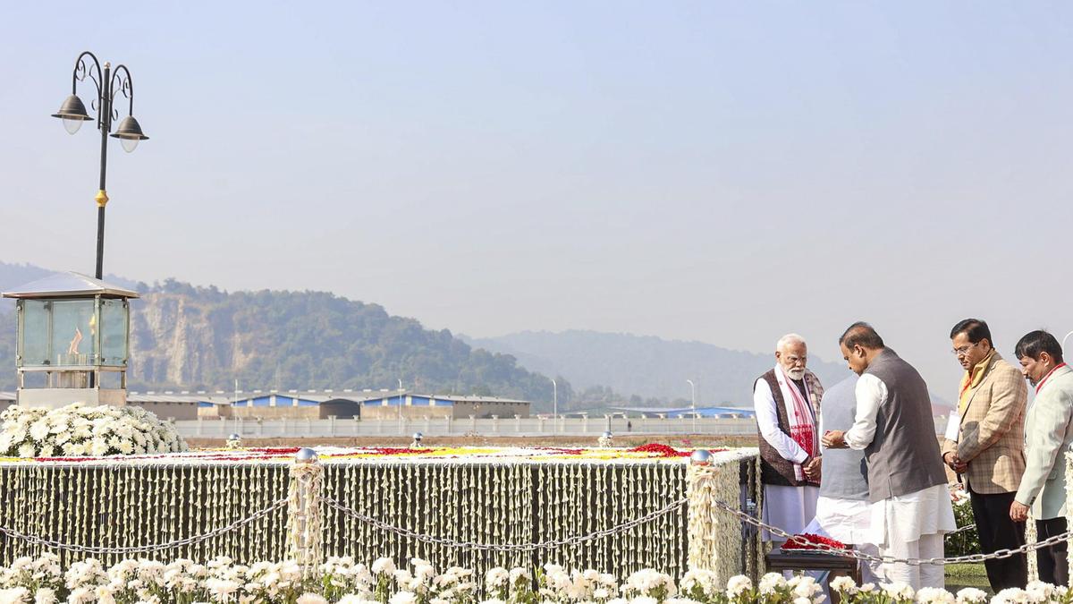 pm-pays-tribute-to-martyrs-of-assam-agitation-at-memorial-in-guwahati