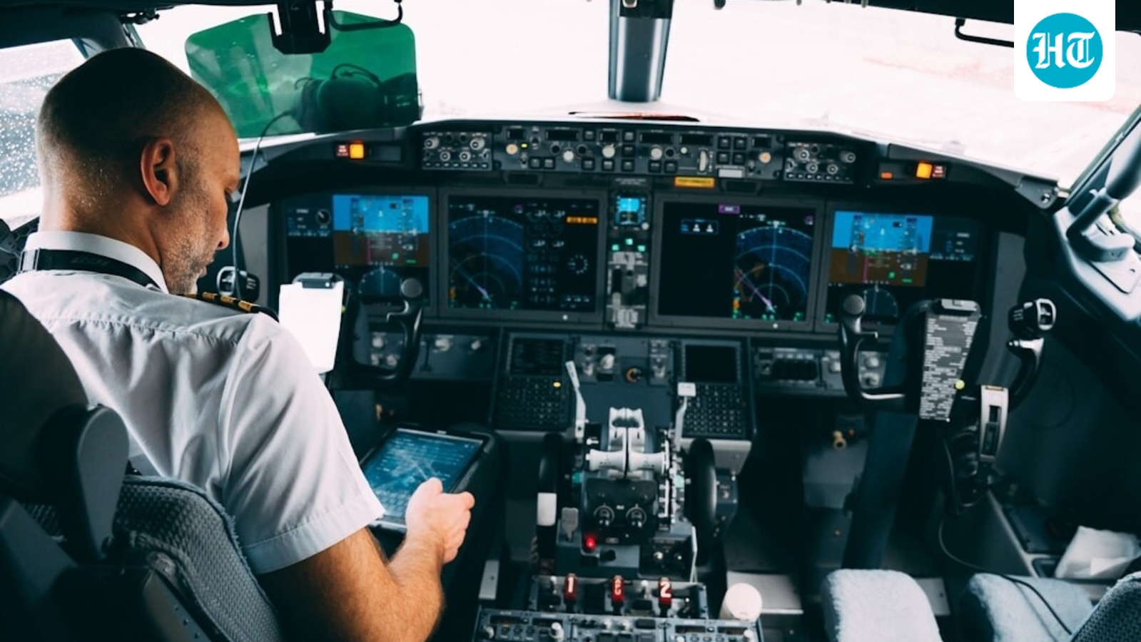 woman-says-indigo-pilot-unmatched-her-on-dating-app-after-refund-joke:-‘i-am-in-tears’