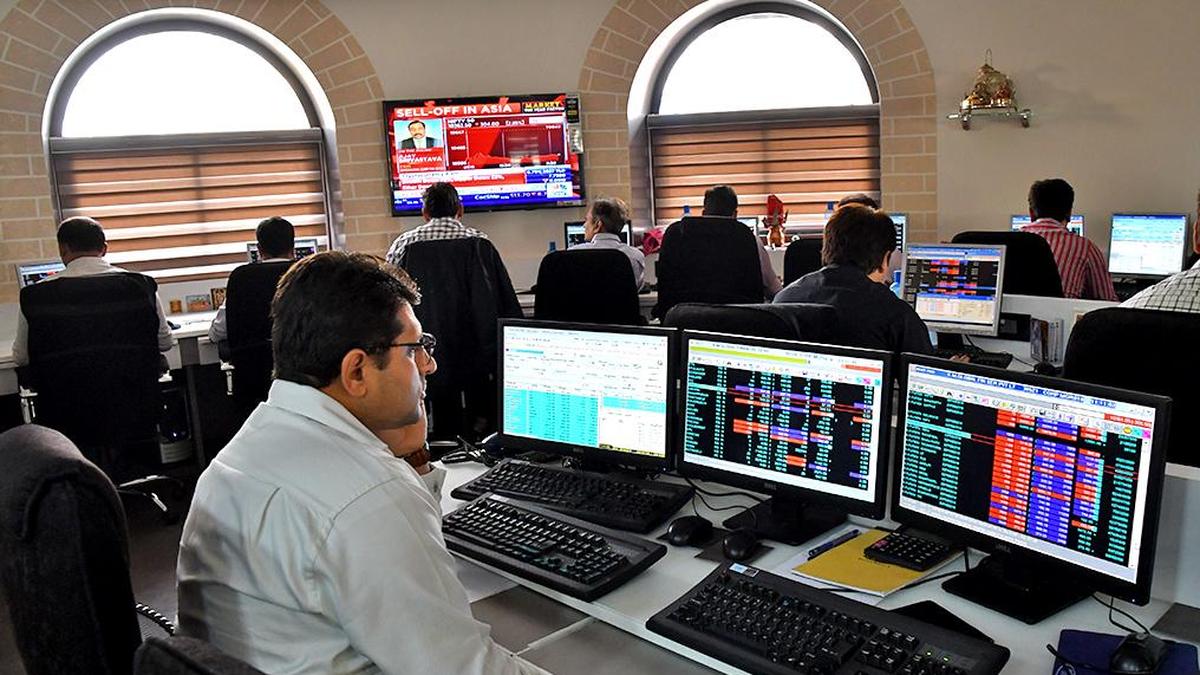 market-experts-enter-2026-with-cautious-optimism