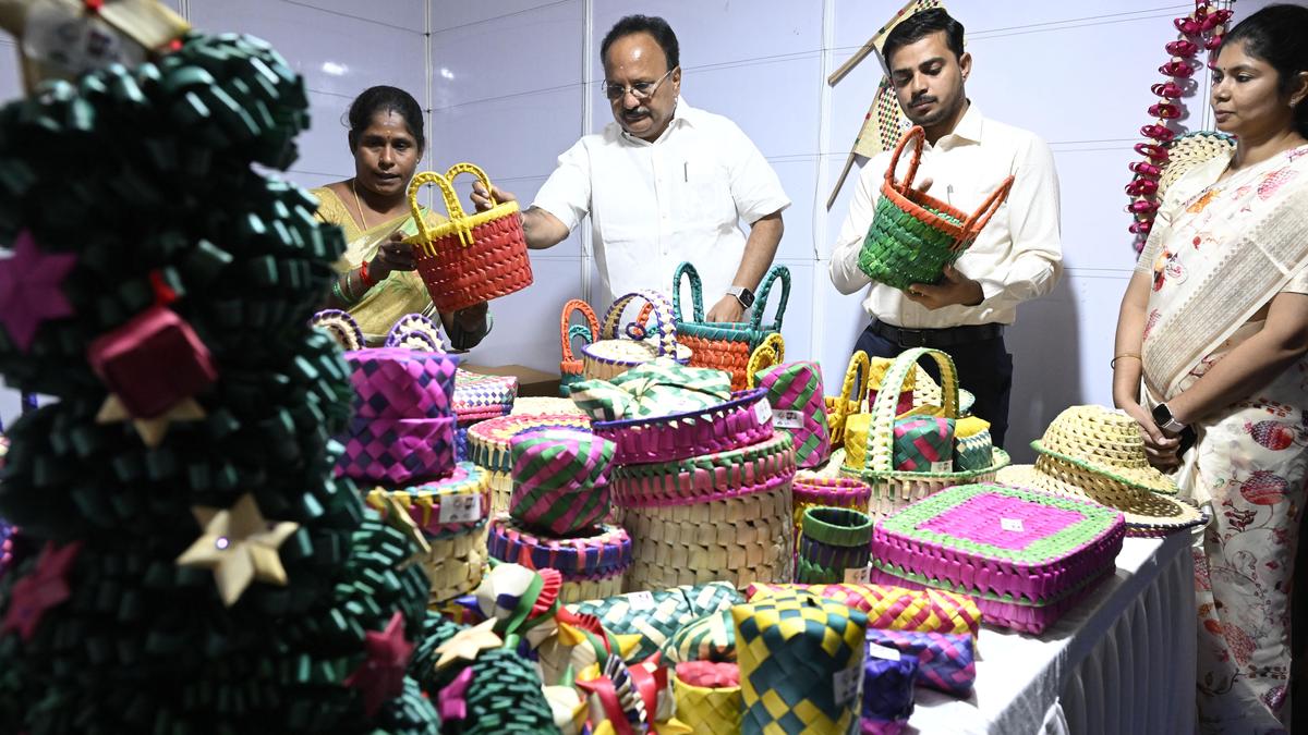 ten-day-saras-exhibition-in-coimbatore-showcases-women-self-help-groups-products