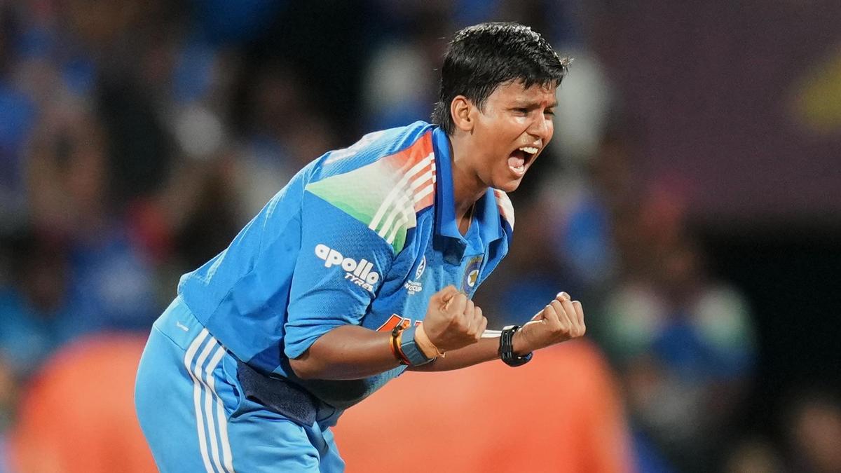 deepti-sharma-claims-no.-1-spot-in-t20i-bowlers-ranking