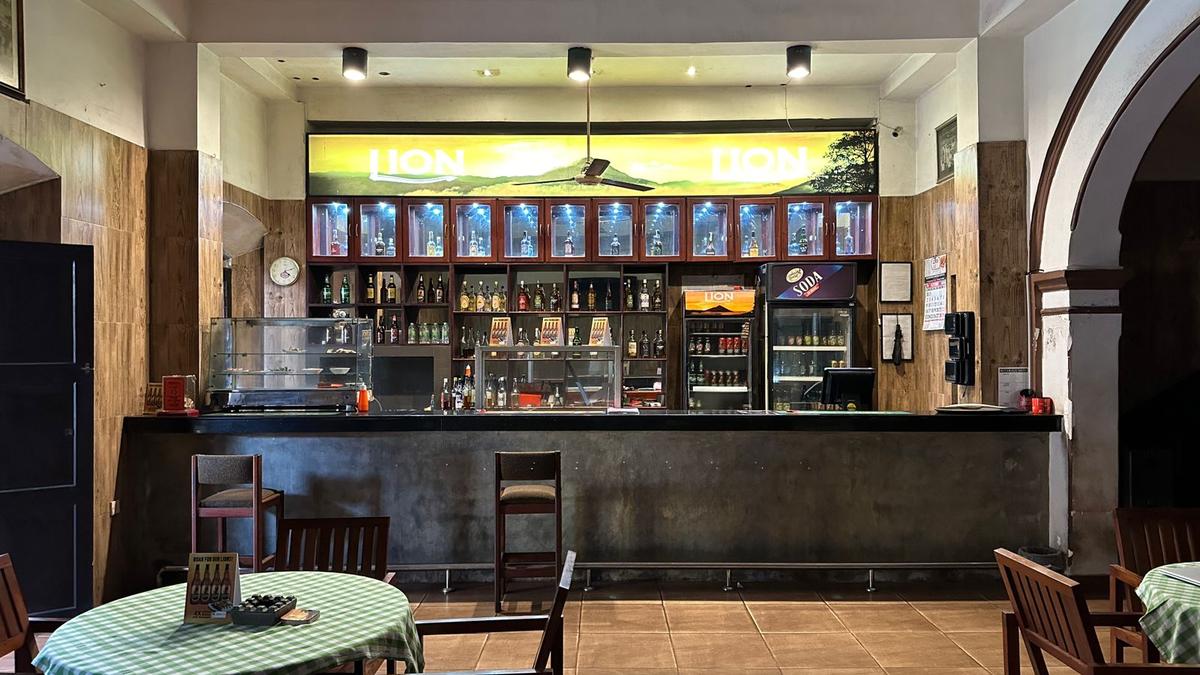 in-galle,-delve-into-some-fascinating-history-with-a-side-of-arrack-shots-and-kothu-at-sydney-hotel