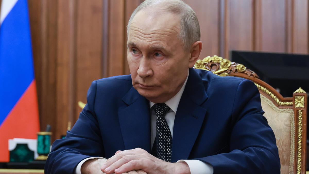 putin-has-been-briefed-on-us.-proposals-for-ukraine-peace-plan,-the-kremlin-says