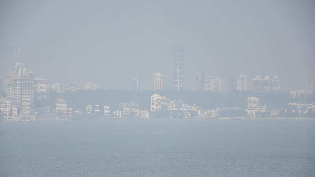 bombay-hc-raps-bmc-for-blind-eye-to-air-pollution,-warns-against-new-project-sanctions