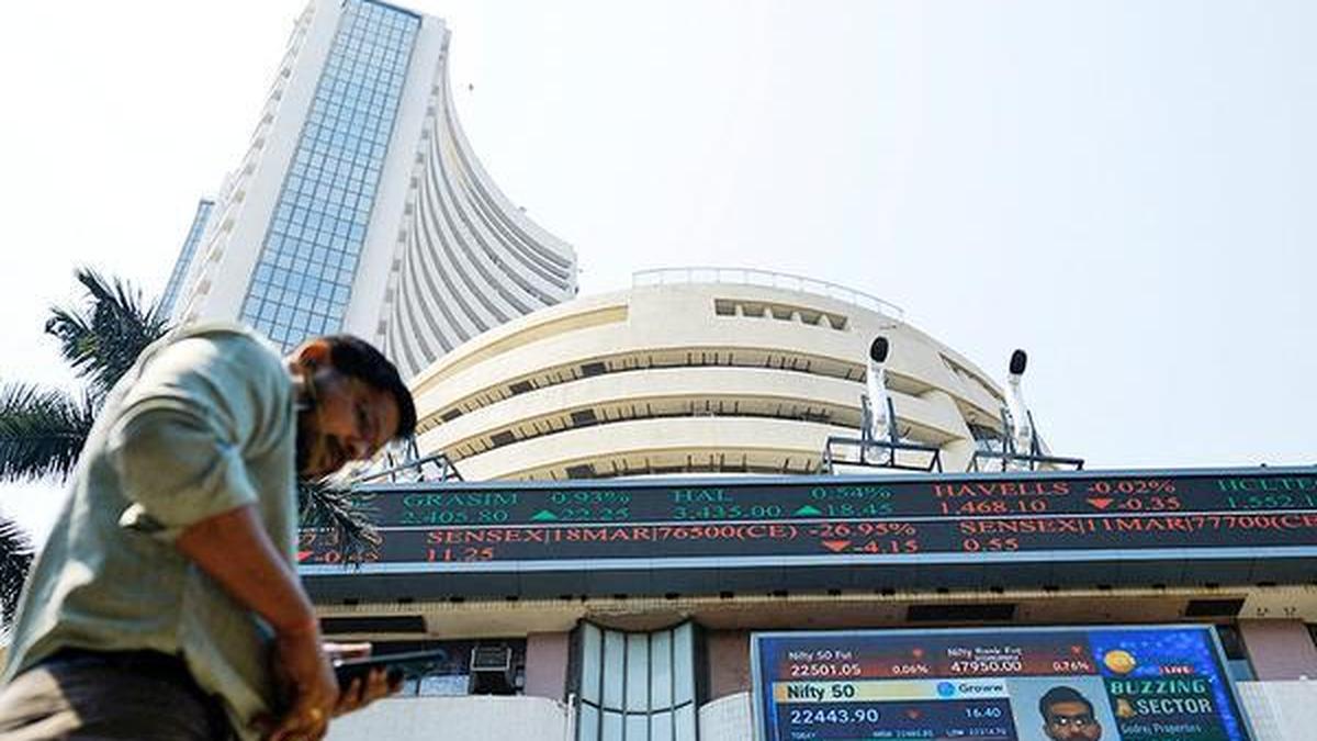 sensex-declines-for-third-day,-sheds-367-points-on-foreign-fund-outflows