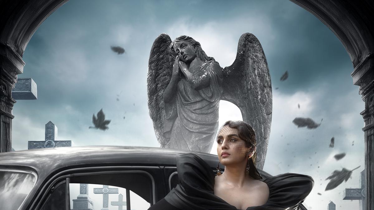 toxic-starring-yash:-huma-qureshi-plays-elizabeth,-first-look-out