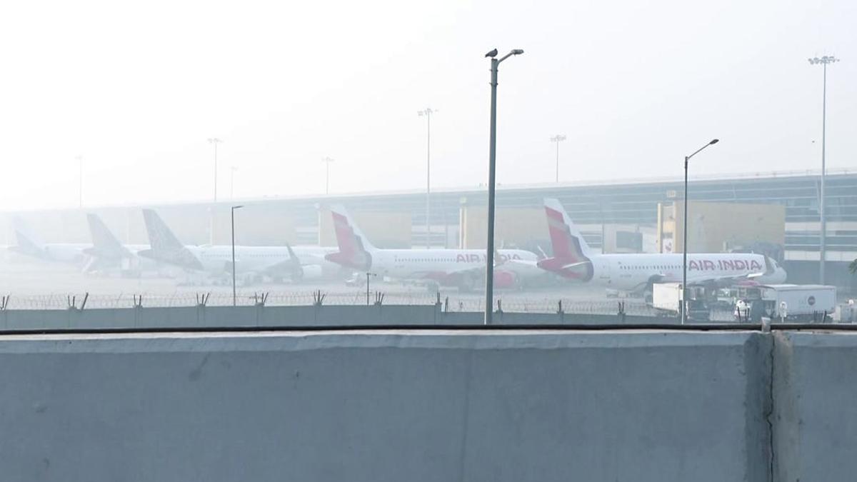 fog-disrupts-delhi-airport-ops;-118-flights-cancelled,-16-diverted