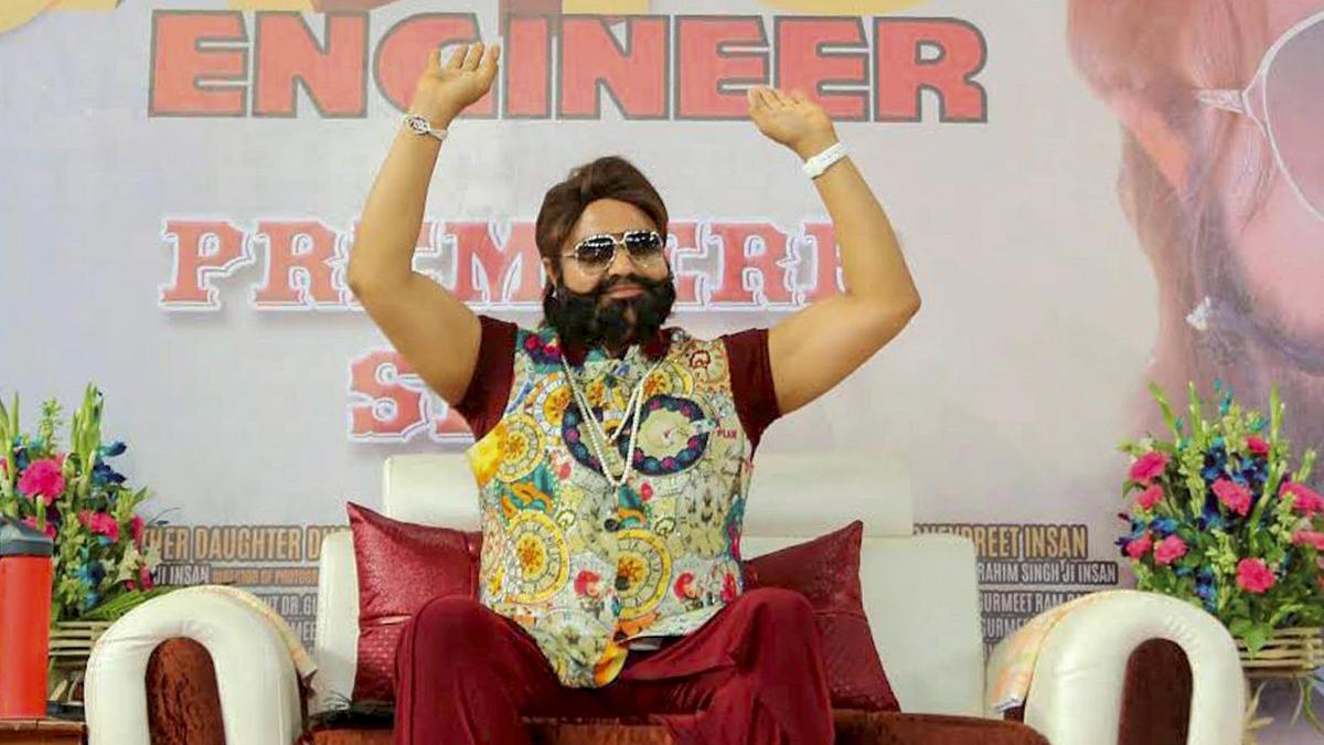on-15th-parole,-gurmeet-ram-rahim-walks-out-of-prison;-to-stay-at-sirsa-dera