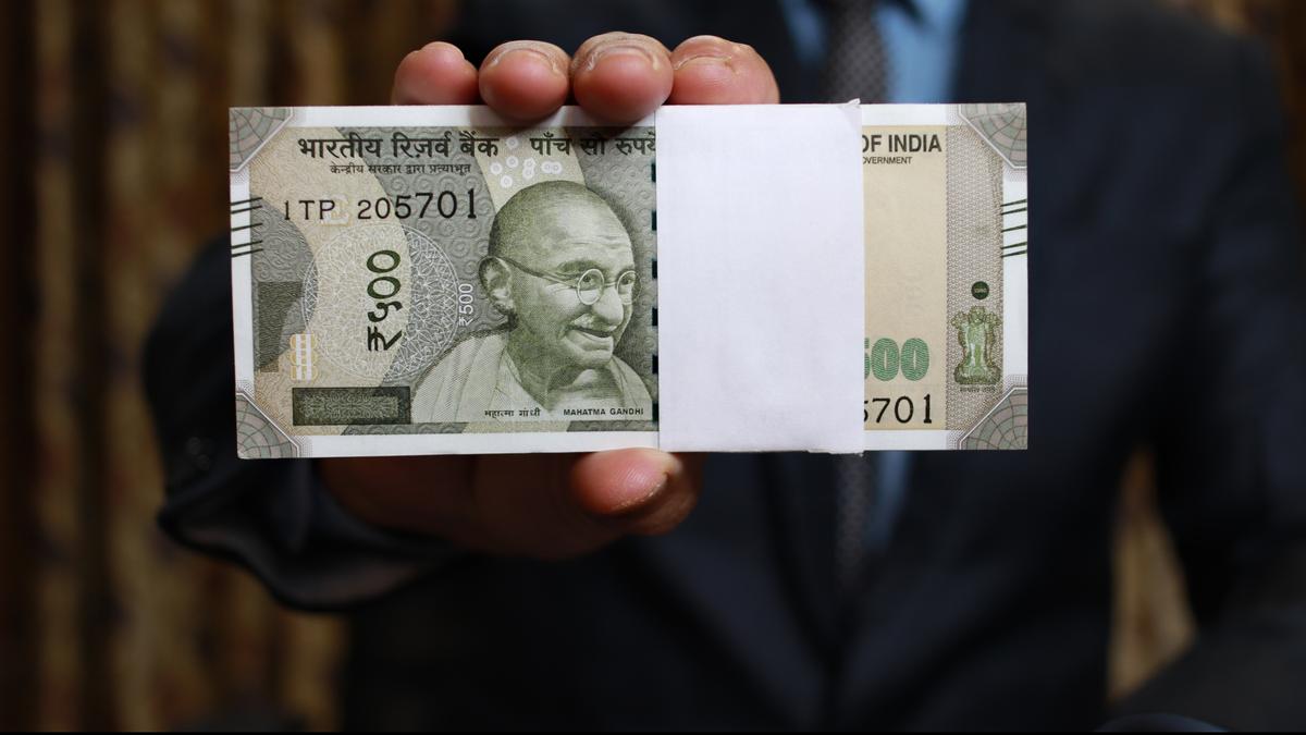 rupee-rises-18-paise-to-9012-against-us.-dollar-in-early-trade