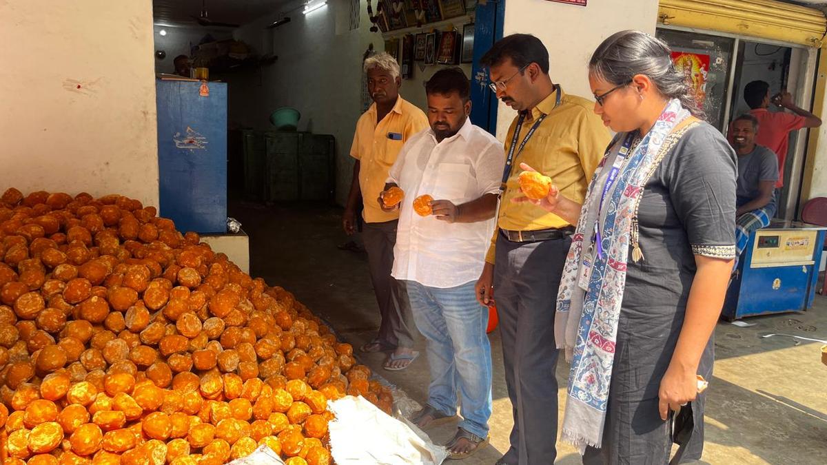 food-safety-officials-seize-one-tonne-of-adulterated-jaggery-in-vellore