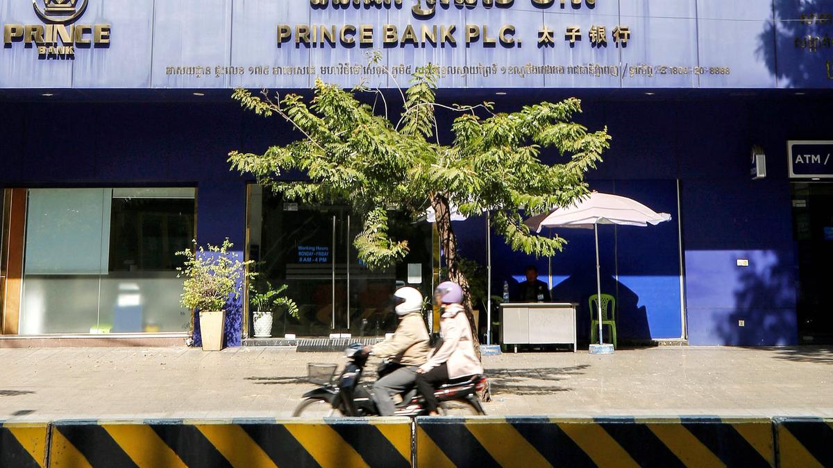 Cambodia extradites alleged scam kingpin Chen Zhi to China