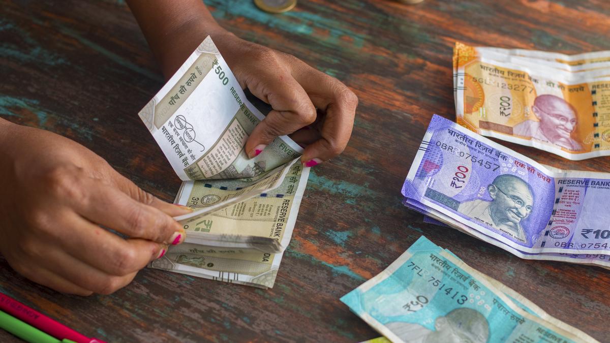 rupee-falls-7-paise-to-close-at-8994-against-us.-dollar