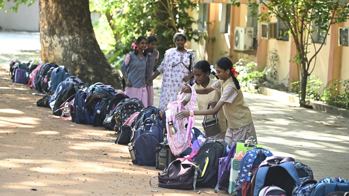 lighter-school-bags,-classrooms-without-backbenchers:-keralas-new-lesson-plan