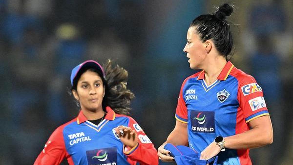 wpl:-warriorz-clash-with-giants;-mi-meets-dc