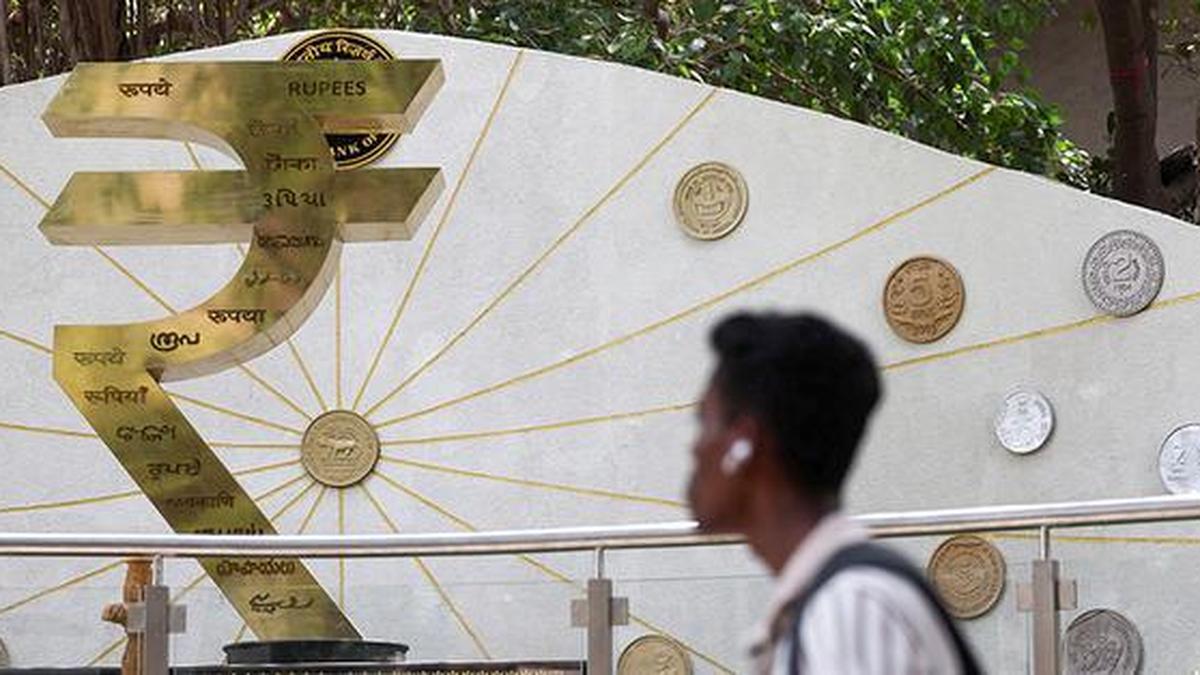 indian-top-it-firms-set-for-another-tepid-quarter-on-weak-us.-demand,-client-spending