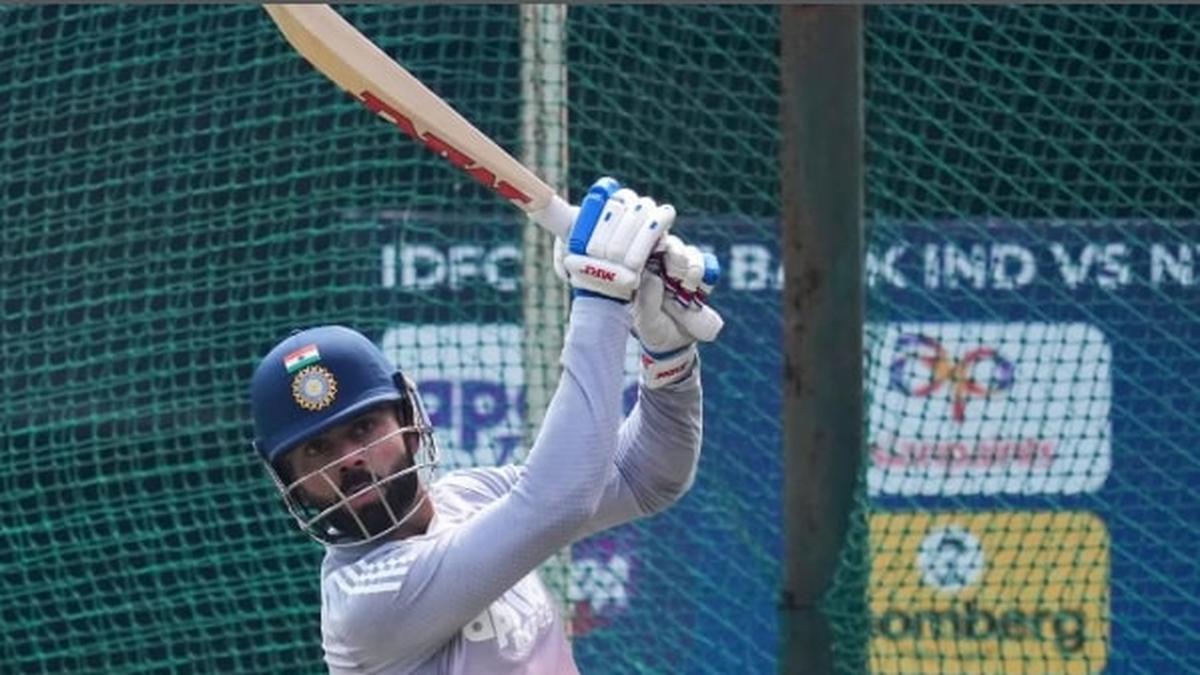 cricket-|-ro-ko-fever-grips-vadodara-as-fans-turn-out-in-large-numbers-to-witness-the-two-greats