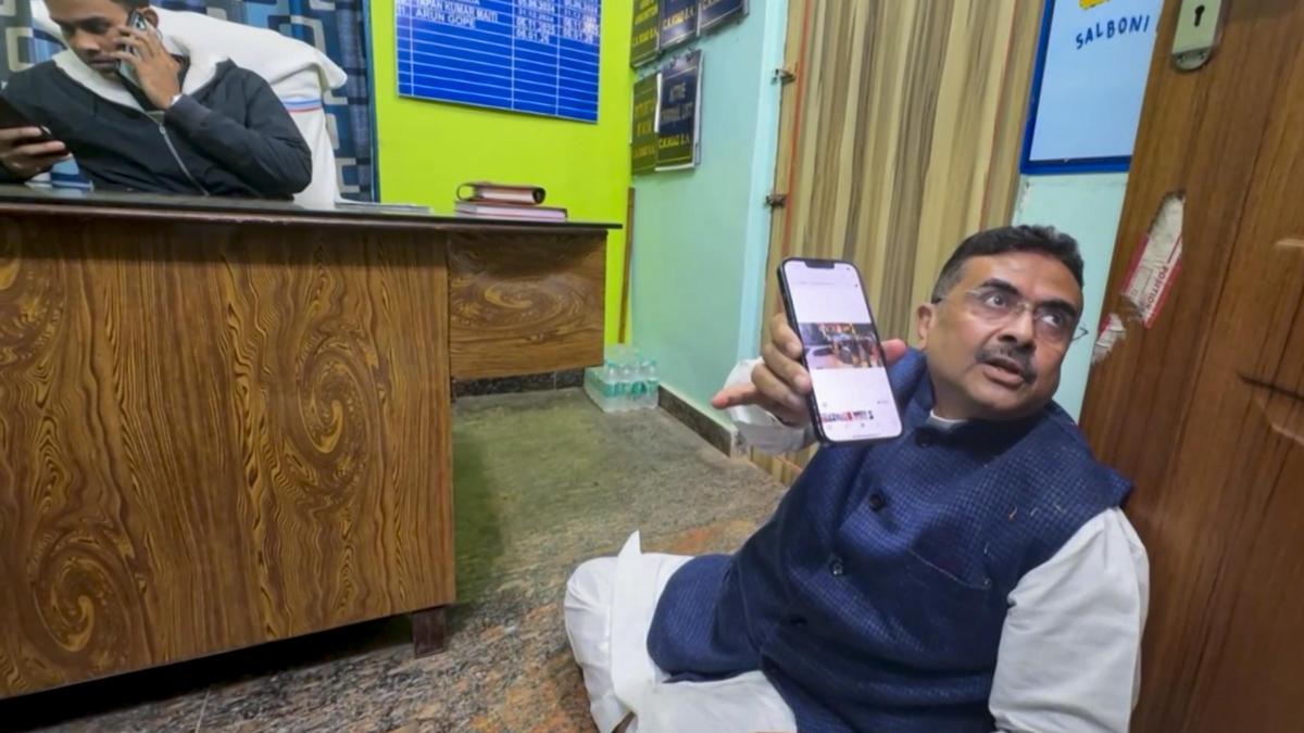 bengal-lop-suvendu-adhikari-alleges-attack-by-trinamool-workers;-sits-on-dharna-in-police-station