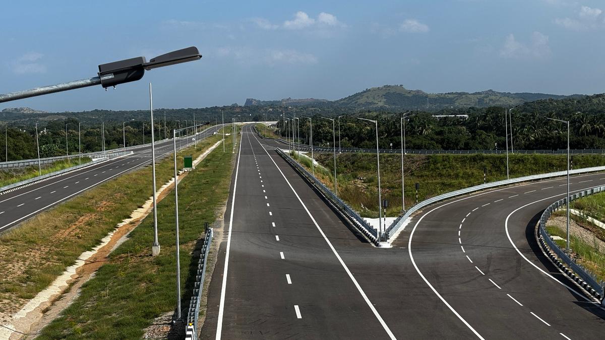 chennai-bengaluru-expressway-project-stalls-due-to-delay-on-stretch-from-arakkonam-to-kancheepuram