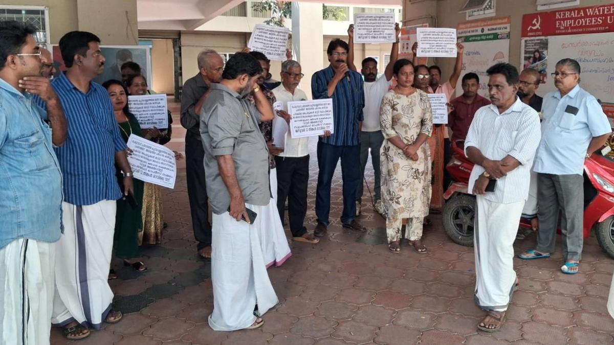 Water crisis grips residents of Perumpadappu in Kochi