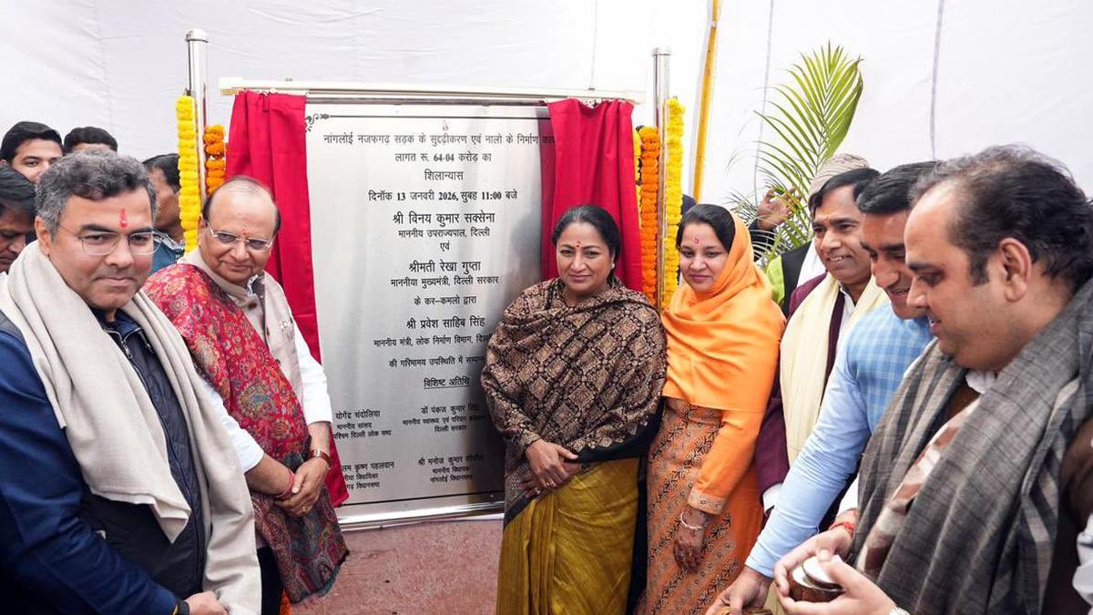 CM, L-G launch 64-crore overhaul ofNangloi-Najafgarh road