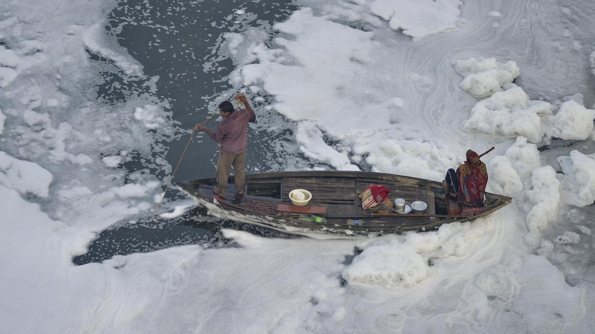 Minister commissions machine from Finland for Yamuna clean up