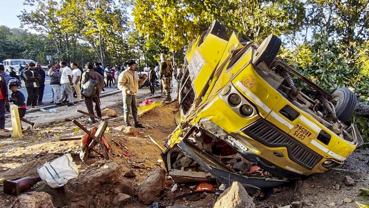 9-killed,-80-injured-after-bus-carrying-marriage-party-overturns-in-jharkhand’s-latehar