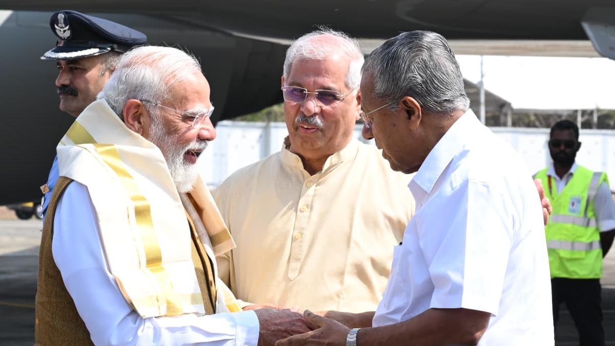 PM Modi arrives in Kerala capital, holds roadshow