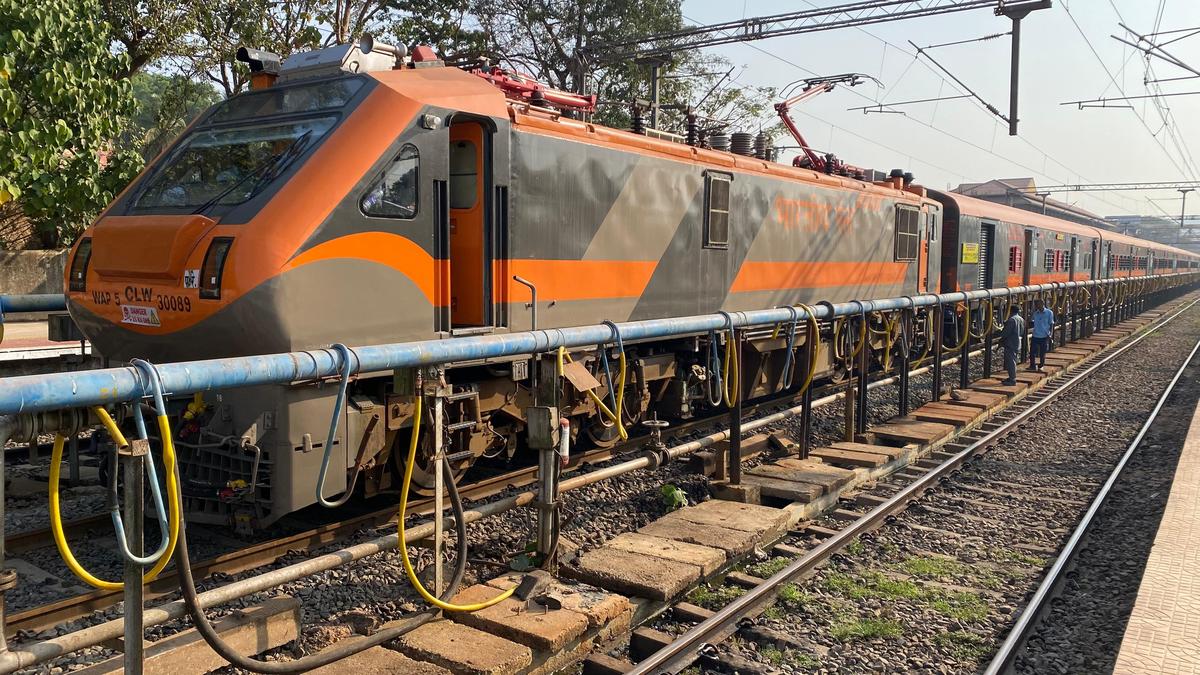 patrons-question-longer-travel-time-on-nagercoil-mangaluru-amrit-bharat-express,-demand-extension-to-goa