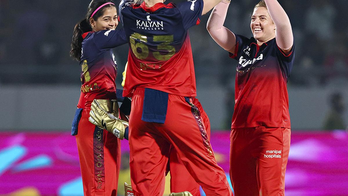 WPL 2026: After the deKlerkshow, Harris and Smriti take over forRCB