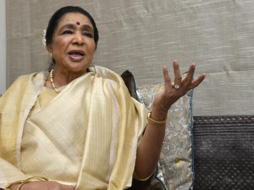 asha-bhosle-the-voice-of-bollywood-for-eight-decades