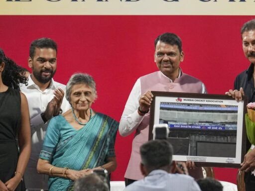 full-circle-at-wankhede-stadium-ravi-shastris-mother-lakshmi-share-emotional-moment