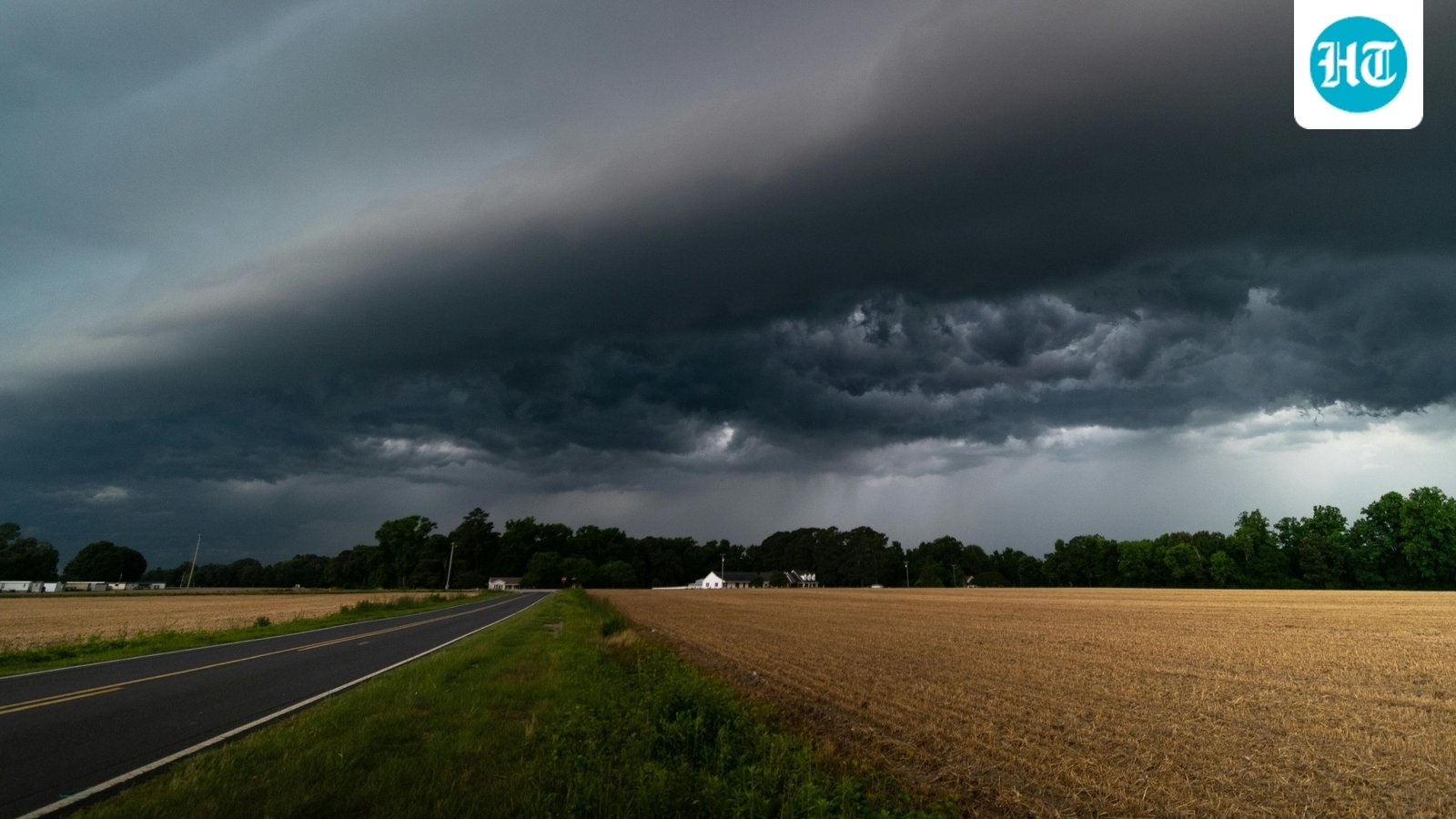 janesville-tornado?-warning-issued-for-parts-of-wisconsin-as-video-shows-heavy-rain-bring-‘near-zero’-visibility