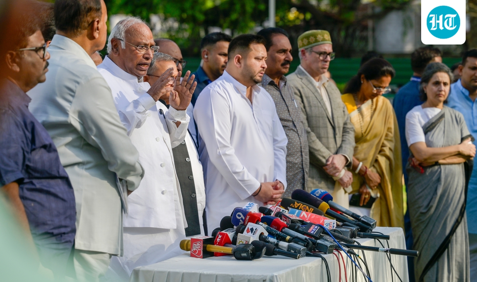 anti-national:-opposition-vows-unity-to-defeat-govt’s-proposal-for-lok-sabha-expansion