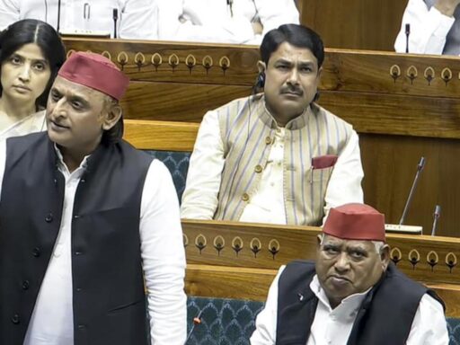 how-many-women-cms-in-bjp,-asks-akhilesh-yadav-in-lok-sabha