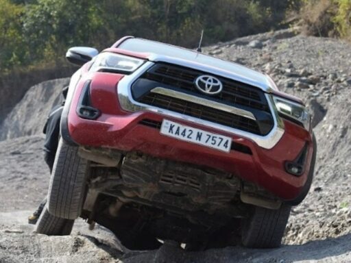 5-suvs-i-would-buy-if-my-job-required-me-to-visit-dusty,-rocky-sites-every-day