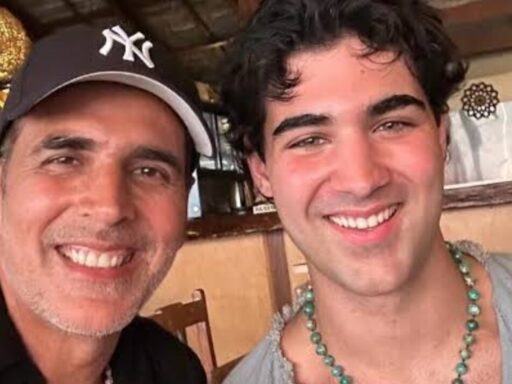 akshay-kumar-says-son-aarav-doesnt-want-to-join-films:-woh-4500-ki-naukri-kar-raha-hai