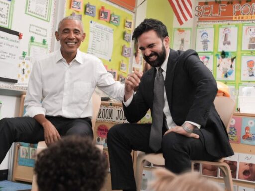 obama-and-mamdani-sing-wheels-on-the-bus-with-kids-at-bronx-childcare-center-|-watch-video
