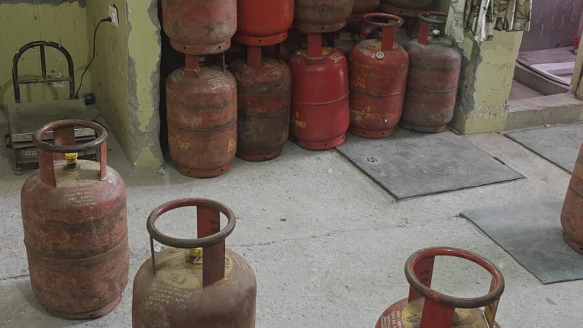 three-delivery-agents-nabbed-for-illegally-refilling-lpg