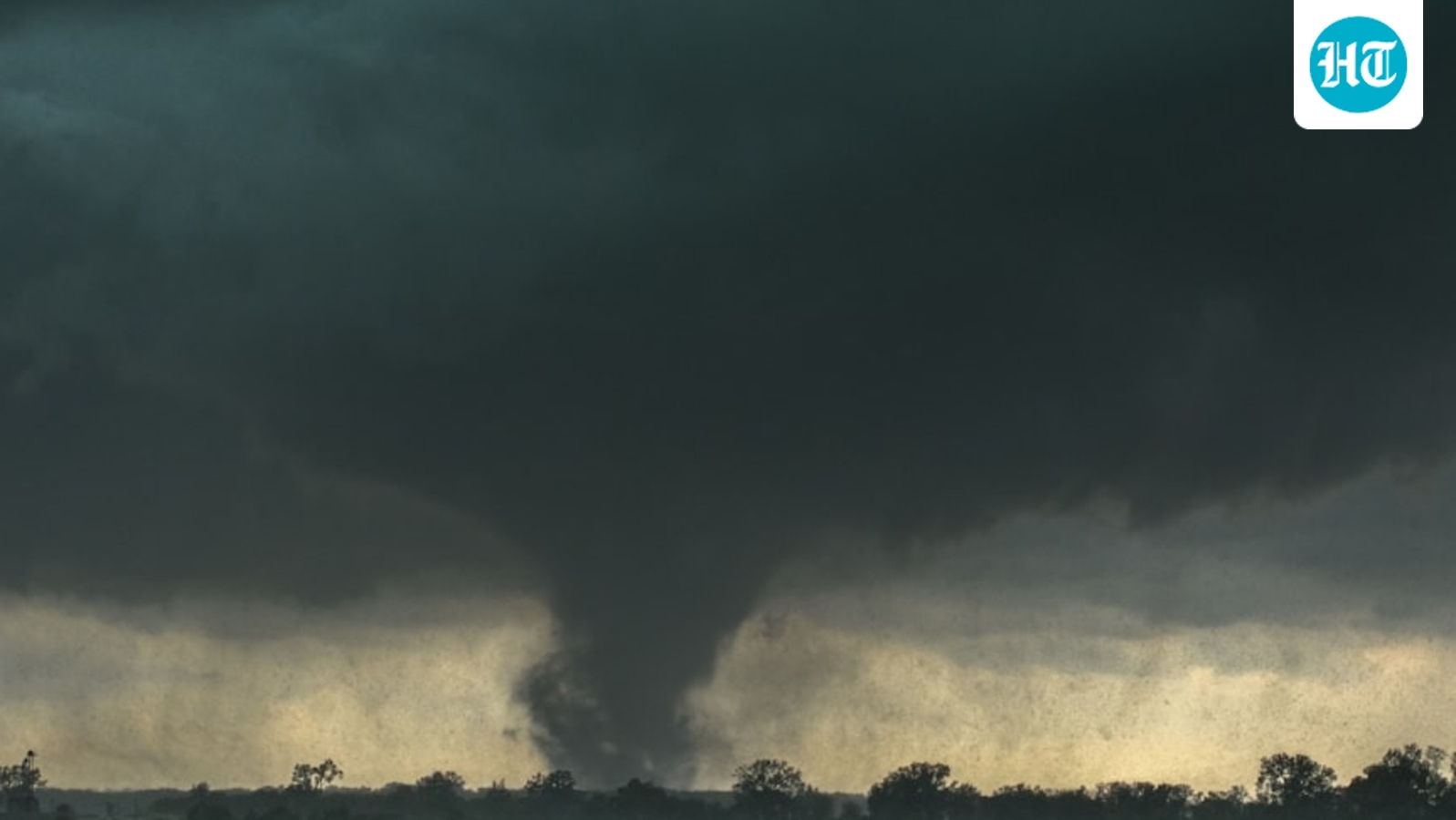 fresno-tornado-warning:-scary-videos-of-likely-twister-northwest-of-clovis-surface;-watch