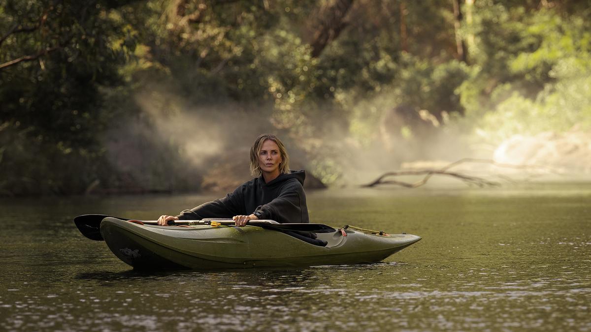 apex-movie-review:-charlize-theron,-taron-egertons-cat-and-mouse-chase-is-barely-engaging
