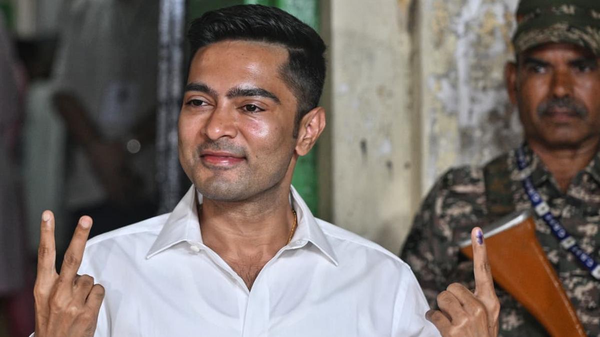 west-bengal-assembly-polls-phase-2-live:-mamata,-abhishek-banerjee-visit-polling-booths-in-bhabanipur