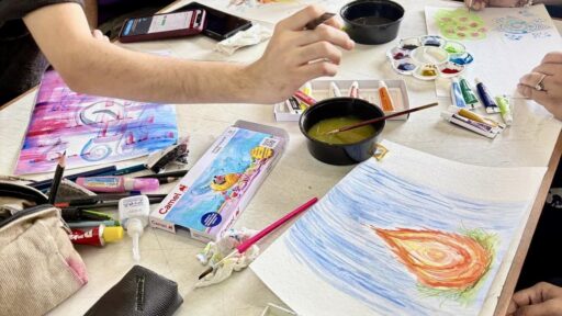 art-therapy-is-expanding-mental-health-support:-therapists