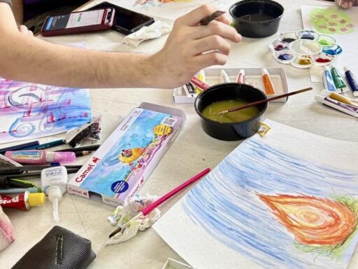 art-therapy-is-expanding-mental-health-support:-therapists