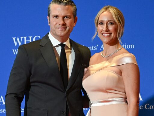 pete-hegseth’s-wife-whcd-gown-sparks-political-debate;-laura-loomer-reacts