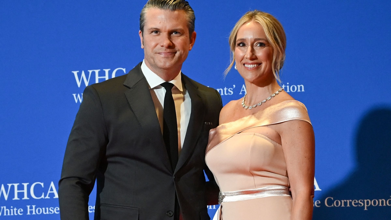 pete-hegseth’s-wife-whcd-gown-sparks-political-debate;-laura-loomer-reacts