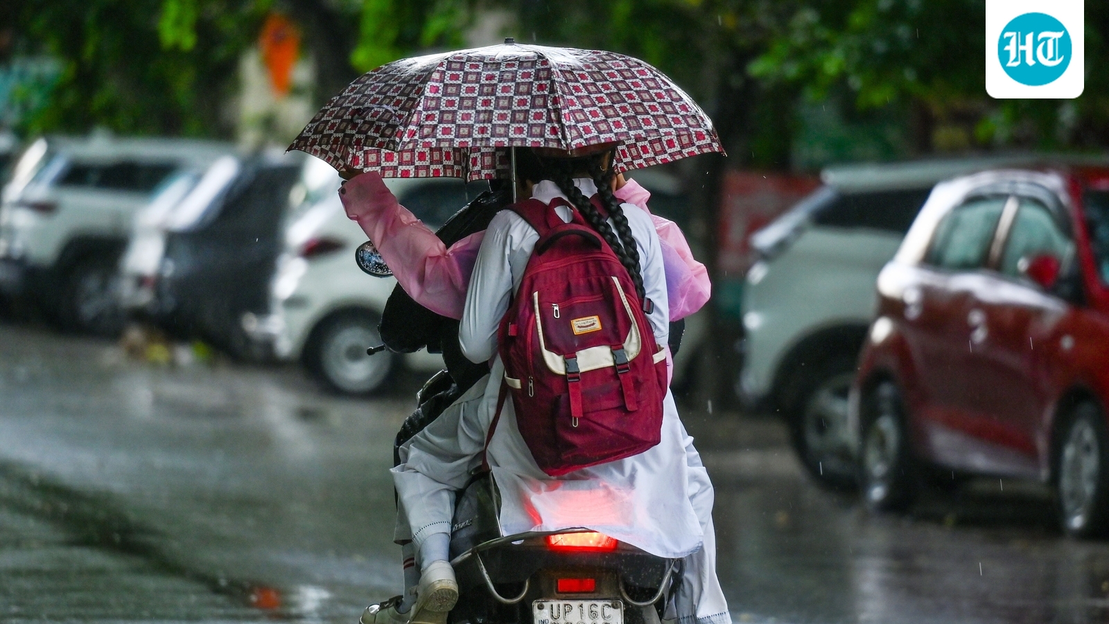 rain,-heatwave,-rain:-wet-spell-keeps-delhi’s-april-weather-in-check,-brings-bearable-end-to-month