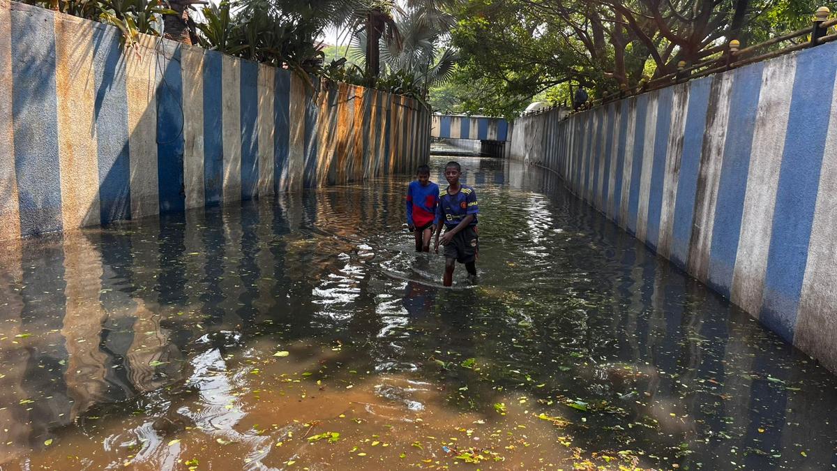 bengaluru-weather-live:-heavy-rains-and-hailstorms-throw-life-out-of-gear-in-city
